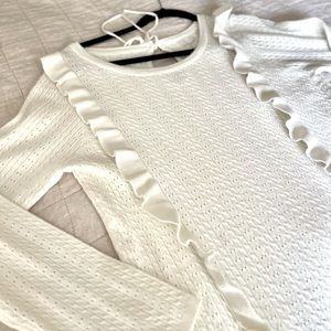 NWOT Beautiful cream sweater